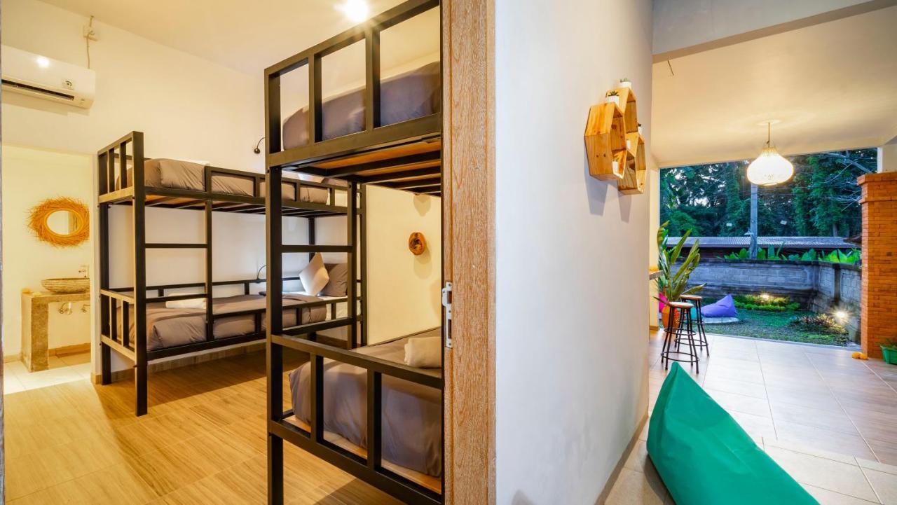 Aura Dormitory House Ubud Екстериор снимка
